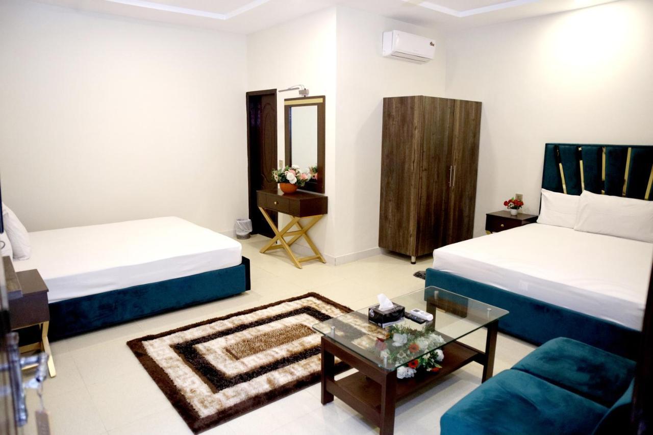 Royalton Inn Hotel - Gulberg Лахор Екстериор снимка