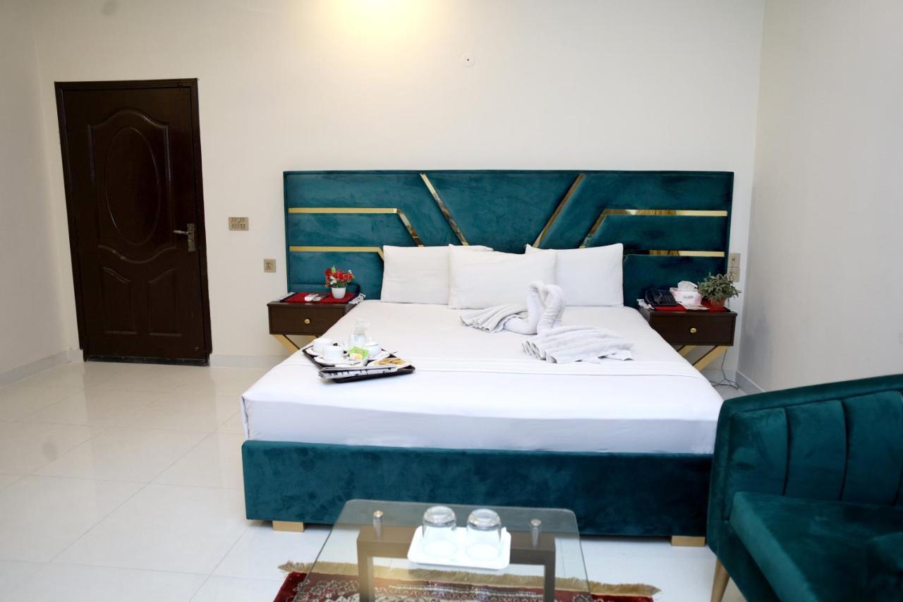 Royalton Inn Hotel - Gulberg Лахор Екстериор снимка