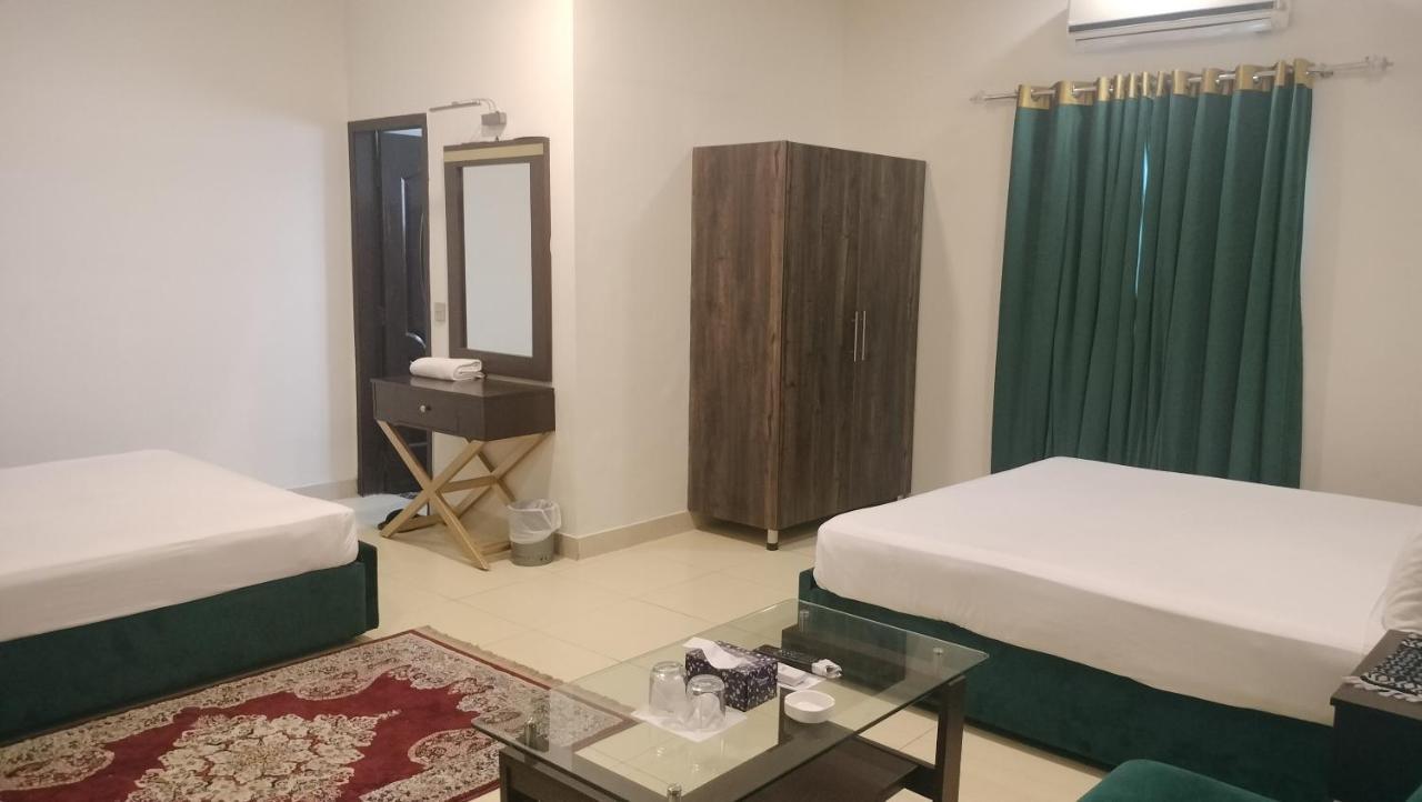 Royalton Inn Hotel - Gulberg Лахор Екстериор снимка